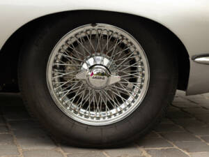 Image 21/57 of Jaguar E-Type (2+2) (1968)