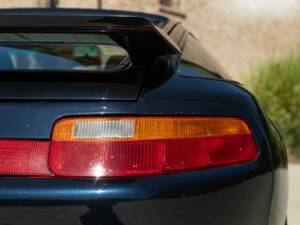 Image 23/50 of Porsche 928 GTS (1992)