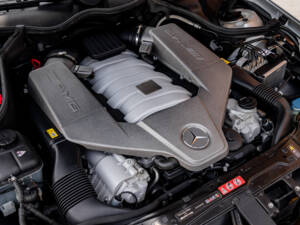 Image 40/50 of Mercedes-Benz CLK 63 AMG (2007)