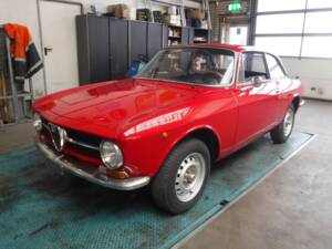 Bild 24/50 von Alfa Romeo Giulia GT 1300 Junior (1972)