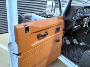 Bild 19/35 von Land Rover Defender 110 300Tdi (1997)