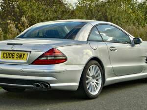 Immagine 22/50 di Mercedes-Benz SL 55 AMG (2006)