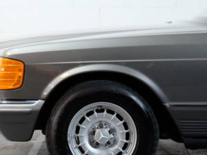 Image 5/31 of Mercedes-Benz 500 SEL (1987)