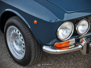 Image 14/85 de Alfa Romeo 1750 GT Veloce (1970)