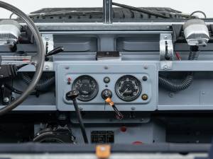 Image 23/57 of Land Rover 88 (1961)