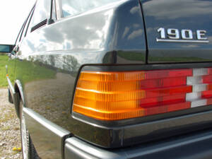 Afbeelding 11/50 van Mercedes-Benz 190 E 2.0 (1991)