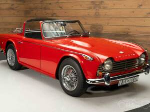 Image 4/19 of Triumph TR 4A IRS (1965)