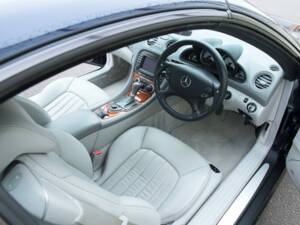 Immagine 8/14 di Mercedes-Benz SL 65 AMG (2004)