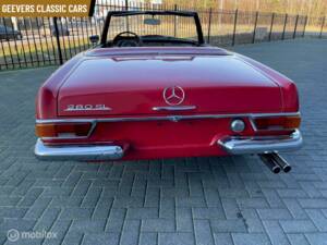 Image 8/17 de Mercedes-Benz 280 SL (1968)