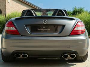 Image 8/50 de Mercedes-Benz SLK 55 AMG (2005)