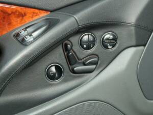 Immagine 11/30 di Mercedes-Benz SL 500 (2006)