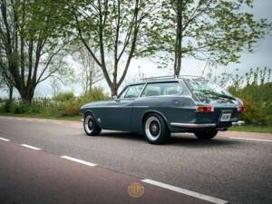 Image 7/47 of Volvo 1800 ES (1972)