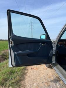Image 14/17 de Mercedes-Benz 280 SE (1977)