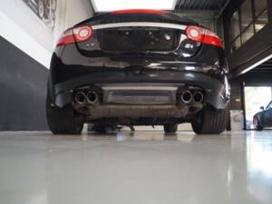 Image 26/65 of Jaguar XKR (2009)