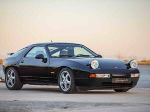 Image 9/63 of Porsche 928 GTS (1994)