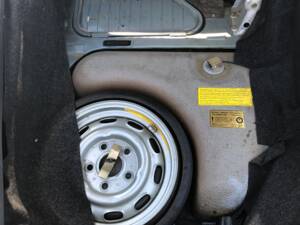 Image 34/50 of Porsche 911 Carrera 3.2 (1984)
