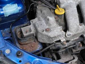 Bild 35/38 von Renault Clio II 2.0 16V Sport (2002)