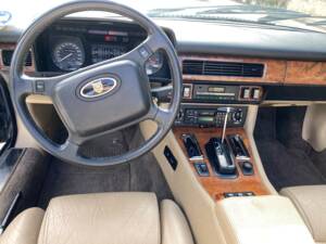 Image 7/20 de Jaguar XJS 5.3 V12 (1991)