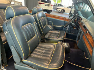 Image 15/23 of Rolls-Royce Corniche I (1984)