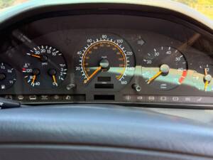 Immagine 17/29 di Mercedes-Benz 500 SL (1992)