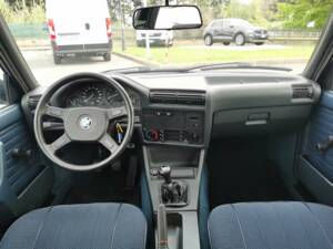 Image 5/44 of BMW 318i (1986)