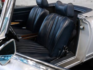 Bild 14/24 von Mercedes-Benz 280 SL (1970)