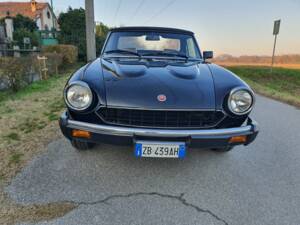 Image 2/22 of FIAT 124 Spidereuropa (1984)