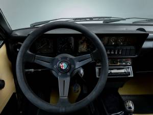 Image 19/22 of Alfa Romeo GTV6 3.0 (1986)