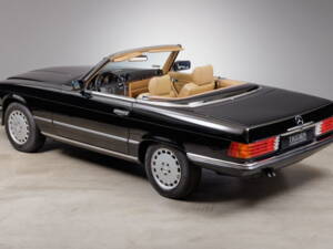 Image 12/36 de Mercedes-Benz 560 SL (1987)