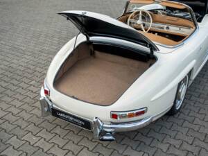 Immagine 35/38 di Mercedes-Benz 300 SL Roadster (1961)
