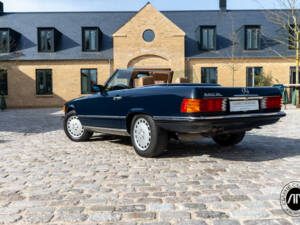 Image 7/32 de Mercedes-Benz 560 SL (1988)