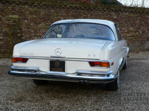 Image 7/50 de Mercedes-Benz 280 SE 3,5 (1971)