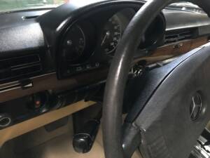 Bild 39/58 von Mercedes-Benz 280 S (1975)