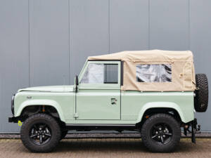 Image 4/41 of Land Rover 90 (1990)