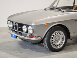 Bild 14/30 von Alfa Romeo Giulia 1300 GT Junior (1971)