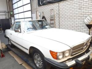 Image 1/50 of Mercedes-Benz 380 SL (1984)