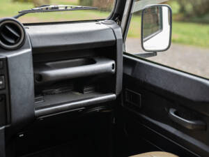 Image 34/50 of Land Rover Defender 90 (2008)