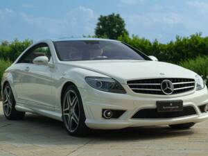 Imagen 8/50 de Mercedes-Benz CL 63 AMG (2009)