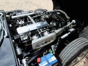 Image 27/50 of Jaguar E-Type V12 (1974)