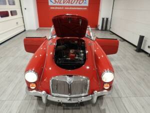 Image 12/15 of MG MGA 1600 (1960)