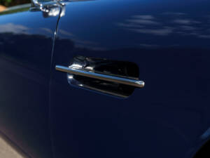 Bild 13/28 von Aston Martin DB 6 Mk II Volante (1970)
