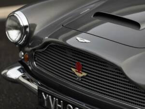 Image 48/50 of Aston Martin DB 4 (1962)