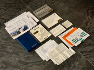 Immagine 96/99 di BMW 735i (1988)