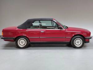 Image 3/14 de BMW 320i (1990)