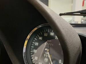 Image 30/43 of Alfa Romeo Spider Veloce 2000 (1982)