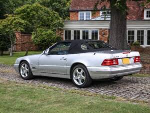 Image 29/37 of Mercedes-Benz SL 320 (2000)