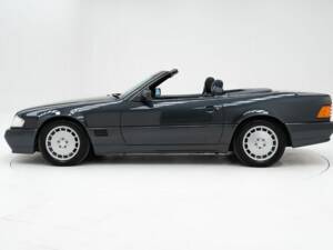 Image 8/15 of Mercedes-Benz 500 SL (1989)