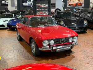 Immagine 17/30 di Alfa Romeo 2000 GT Veloce (1971)