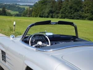 Afbeelding 18/38 van Mercedes-Benz 300 SL Roadster (1962)