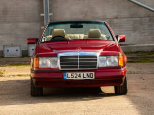 Imagen 10/50 de Mercedes-Benz E 320 (1994)